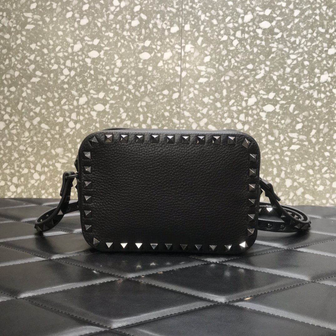 Valentino Garavani Rockstud Crossbody Camera Bag in Black Grainy Calfskin